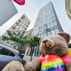 Housi Paulista Apartment